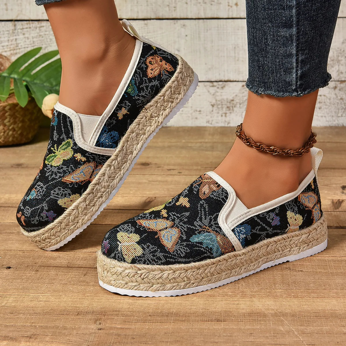 2025 Casual Comfortable Sneakers Women Barefoot Shipping Shoes